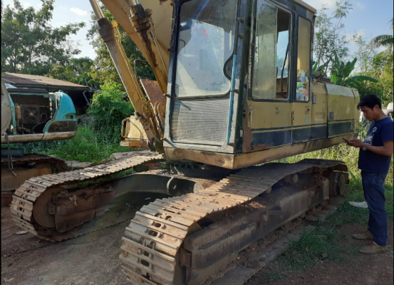 รถขุดแบ็คโฮ CAT E200B ไม่มีทะเบียน เครื่อง ปั้ม ช่วงล่างดี สนใจโทร0835601591,0903494058  อยู่ จ.อุดรธานี