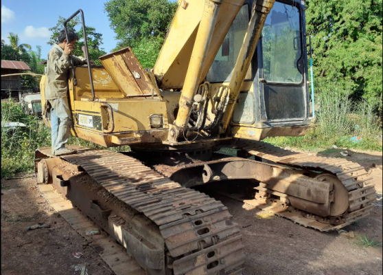 รถขุดแบ็คโฮ CAT E200B ไม่มีทะเบียน เครื่อง ปั้ม ช่วงล่างดี สนใจโทร0835601591,0903494058  อยู่ จ.อุดรธานี