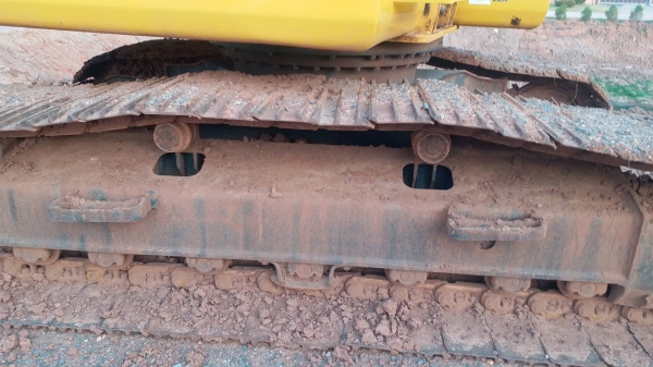 ขายKOMATSU PC200-8 ไมล์12,000ชม.สภาพสวยเอกสารอินวอยราคา 1,280,000