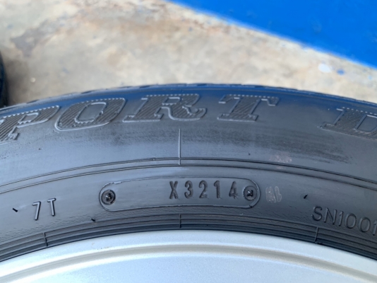 แม็ก 5รู114 TOYOTA INNOVA ขอบ 15 แถมยาง 205-65-15 Dunlop ปี 14