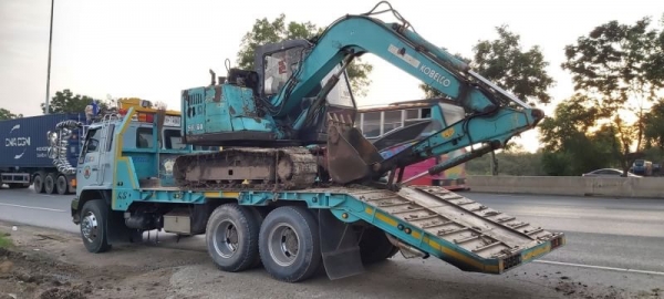 มาใหม่ 275,000 ต่อรอง Sumitomo S160 F2  เครื่องดี ปั้มแรง โช่หนา เอวแน่น ไฟฟ้าตัด เอกสารซื้อขาย  รถอยู่  นครปฐม โทร 0610710295  สนใจ รายการสินค้า อื่นๆ ที่ เว็ปไชค์ Truck2Hand https://www.truck2hand.com/index.php?actions=content/search&amp;member_id=13619