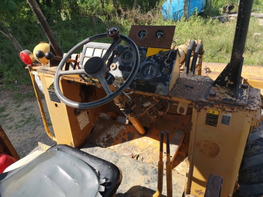 ปิดการขาย!!รถตักล้อยางKomatsu 515 ยางดี4เส้น ใช้งานได้ดี