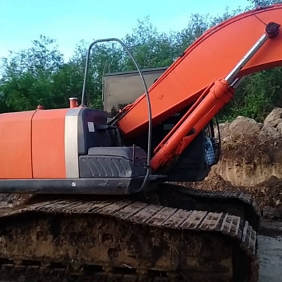 ขาย 1,390,000 HITACHI zx 200-3 รถทำงาน 6,000 ชม.ไฟฟ้าครบ เครื่องดี ปั้มแรง เอวแน่น ช่วงล่างสวย รถพร้อมใช้งาน เอกสารแจ้งจำหน่าย รถอยู่ กทม. 090-772-3710 090-772-3708
