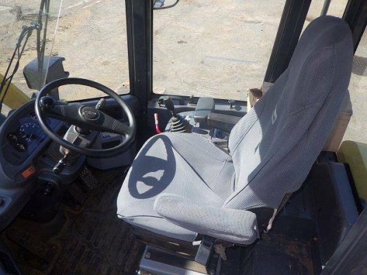 ขาย รถตัก KOMATSU WA100-5 นำเข้าจากญี่ปุ่น ระบบดี สีเดิมทั้งคัน ขายถูก โทร.090-986-2521 อ๊อบ