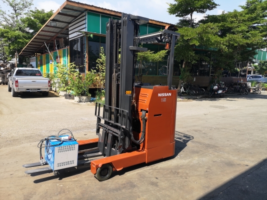 รถยกไฟฟ้ายืนขับนิสสัน น้ำหนักยก 1.5 ตัน เสาสูง 5.50 เมตร รถนอกนำเข้า รถยกไฟฟ้ายืนขับนิสสัน น้ำหนักยก 1.5 ตัน เสาสูง 5.50 เมตร รถนอกนำเข้า