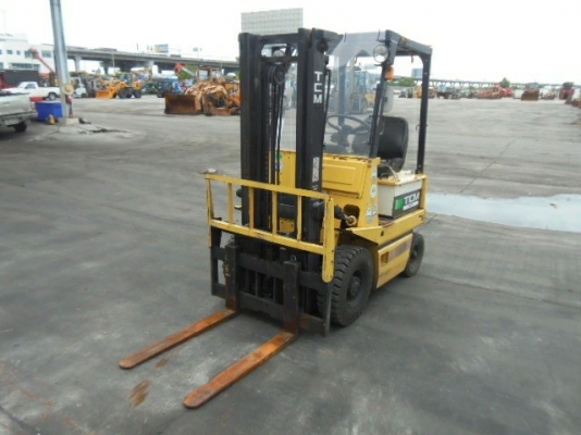 รถยกไฟฟ้านั่งขับ TCM น้ำหนักยก 1.5 ตัน เสาสูง 3 เมตร