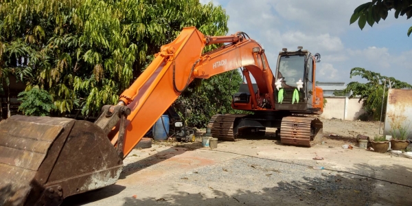 ขายรถแบคโฮฮิตาชิZx200 -1