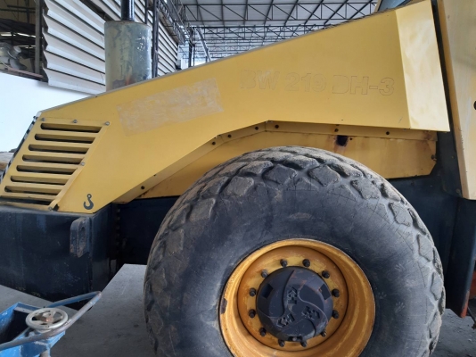ขาย 1,250,000 รถบดสั่นสะเทือน 20 ตัน BOMAG BW 219 DH-3 ล้อเหล็กเรียบหนา 2 เพลา หัวเก๋ง ยางดี เครื่องดี ปั้มสั่นแรง รถปี 1997 เล่มทะเบียน รถสวยพร้อมใช้เอกสารเล่มพร้อมโอน รถอยู่ กทม. 090-772-3710 090-772-3708 ขาย 1,250,000 รถบดสั่นสะเทือน 20 ตัน BOMAG BW 219 DH-3 ล้อเหล็กเรียบหนา 2 เพลา หัวเก๋ง ยางดี เครื่องดี ปั้มสั่นแรง รถปี 1997 เล่มทะเบียน รถสวยพร้อมใช้เอกสารเล่มพร้อมโอน รถอยู่ กทม. 090-772-3710 090-772-3708