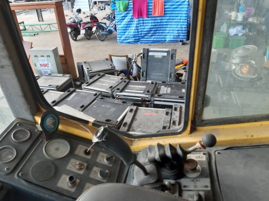 ขาย 1,250,000 รถบดสั่นสะเทือน 20 ตัน BOMAG BW 219 DH-3 ล้อเหล็กเรียบหนา 2 เพลา หัวเก๋ง ยางดี เครื่องดี ปั้มสั่นแรง รถปี 1997 เล่มทะเบียน รถสวยพร้อมใช้เอกสารเล่มพร้อมโอน รถอยู่ กทม. 090-772-3710 090-772-3708 ขาย 1,250,000 รถบดสั่นสะเทือน 20 ตัน BOMAG BW 219 DH-3 ล้อเหล็กเรียบหนา 2 เพลา หัวเก๋ง ยางดี เครื่องดี ปั้มสั่นแรง รถปี 1997 เล่มทะเบียน รถสวยพร้อมใช้เอกสารเล่มพร้อมโอน รถอยู่ กทม. 090-772-3710 090-772-3708