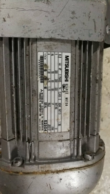 ตัวละ 1200 บ.ส่งถึงบ้านฟรี โทร 083-2000058 LINE ID: line832923 มอเตอร์เกียร์ยี่ห้อMitsubishi  ขนาด 200W อัตรทด 1:30 ทดแล้วหมุน 60 รอบ/นาที ใช้ไฟ 220V