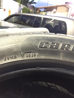 ยาง.Cabon 265/50/20ปี16 ดอกยางเหลือๆ โทร0879050181.ส่งได้ครับ