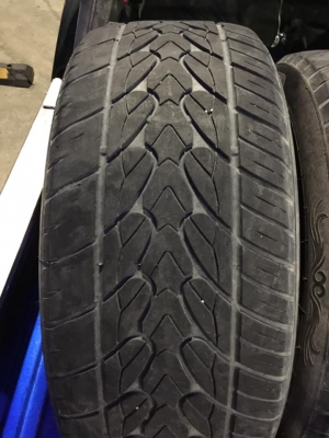ยาง.Cabon 265/50/20ปี16 ดอกยางเหลือๆ โทร0879050181.ส่งได้ครับ