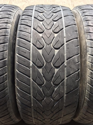 ยาง.Cabon 265/50/20ปี16 ดอกยางเหลือๆ โทร0879050181.ส่งได้ครับ