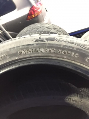 ยาง.Cabon 265/50/20ปี16 ดอกยางเหลือๆ โทร0879050181.ส่งได้ครับ