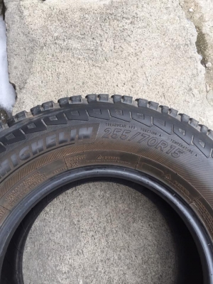 ยาง.Michelin 255/70/15ปี17 ดอกยางหนาตามรูป สนใจสอบถาม โทร0879050181.ส่งได้ครับ