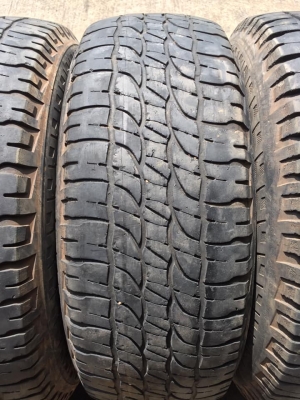 ยาง.Michelin 255/70/15ปี17 ดอกยางหนาตามรูป สนใจสอบถาม โทร0879050181.ส่งได้ครับ