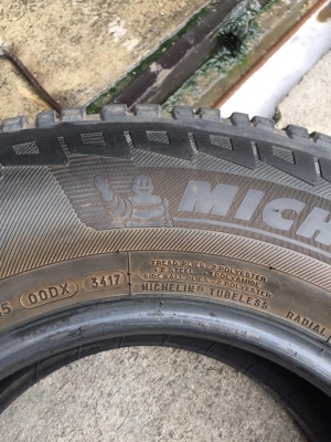 ยาง.Michelin 255/70/15ปี17 ดอกยางหนาตามรูป สนใจสอบถาม โทร0879050181.ส่งได้ครับ
