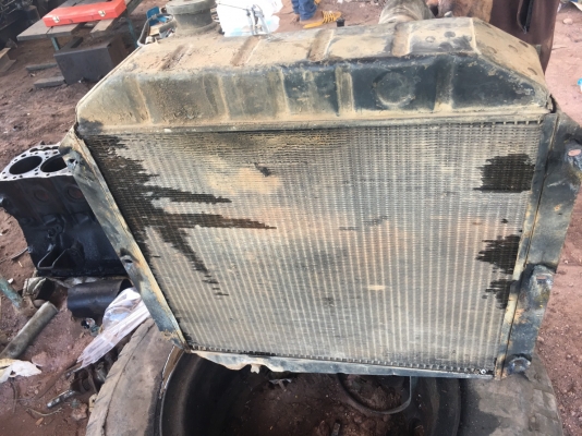 ขายหม้อน้ำ isuzu หัวยาว 3800บาท