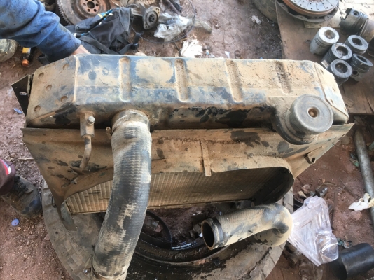 ขายหม้อน้ำ isuzu หัวยาว 3800บาท