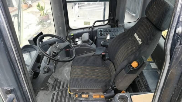 KOMATSU WA380-5 นำเข้าจากญี่ปุ่น สภาพสวยมาก แรงดีเหลือเฟือ