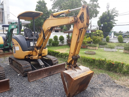 รถขุด KOMATSU : PC30MR-2