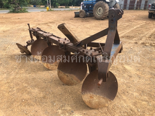 ผาน 4 รถไถใหญ่ ตามสภาพ