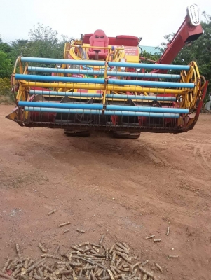 ขายรถเกี่ยวข้าว เกษตรพัฒนา เงินมีปี56 ช่วงล่างโซ่เปลี่ยนใหม่ เอกสารครบ เครื่อง6HE1โบว์245 ช่วงล่าง10เพลาใหญ่