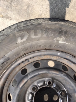 ยางบริสโตน215/70/15ปี16 ดอกยาง90\%+ โทร.0879050181.จัดส่งได้ครับ