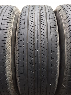 ยางบริสโตน215/70/15ปี16 ดอกยาง90\%+ โทร.0879050181.จัดส่งได้ครับ