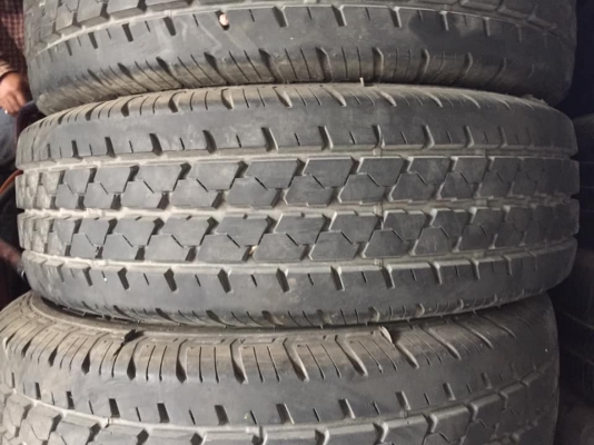 ยางบริสโตน.195r14ปี14 ดอกยางสดมากๆ โทร0879050181.ส่งได้ครับ ยางบริสโตน.195r14ปี14 ดอกยางสดมากๆ โทร0879050181.ส่งได้ครับ