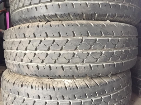 ยางบริสโตน.195r14ปี14 ดอกยางสดมากๆ โทร0879050181.ส่งได้ครับ ยางบริสโตน.195r14ปี14 ดอกยางสดมากๆ โทร0879050181.ส่งได้ครับ