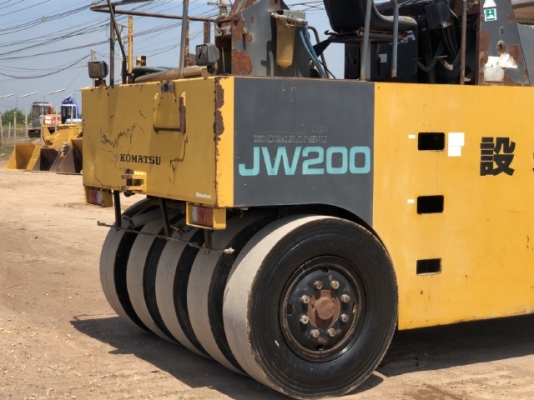 ขายรถบด 9 ล้อ KOMATSU JW200 นำเข้าเองจากญี่ปุ่น สภาพสวยพร้อมใช้ มีVDOการทำงานครับ
