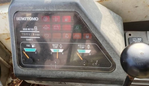 ราคา295,000บาทแบคโฮขนาด7.5ตันหัวเก๋งซูมิโตโม่75F2เทียบเท่าPC75คลนโทลน้ำมันปั้มนี้วระบบไฟฟ้าครบเร็วแรงไม่โหลดเครื่อง 4สูบ อีซูซู4JB1รถนอกเพื่งนำเข้ามาใหม่จากญี่ปุ่นยังไม่ได้ใช้ในไทยเลยบูมอาม์สวยเอวแน่นชั่วโม่งทำงานน้อยเอกสารอินวอยมีแค่คันเดียวเท่านั้นรถสถา