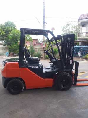 ขายรถฟอร์คลิฟท์เก่านอกนำเข้าจากญี่ปุ่น Toyota 8FD25 ขายรถฟอร์คลิฟท์เก่านอกนำเข้าจากญี่ปุ่น Toyota 8FD25