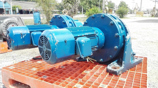 มอเตอร์เกียร์ทดญี่ปุ่น SUMITOMO JAPAN ขนาด 10 HP อัตราทด 1 : 195 (7 rpm) มีระบบเบรคในตัว ทดรอบช้าทอร