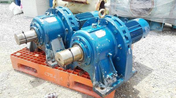 มอเตอร์เกียร์ทดญี่ปุ่น SUMITOMO JAPAN ขนาด 10 HP อัตราทด 1 : 195 (7 rpm) มีระบบเบรคในตัว ทดรอบช้าทอร มอเตอร์เกียร์ทดญี่ปุ่น SUMITOMO JAPAN ขนาด 10 HP อัตราทด 1 : 195 (7 rpm) มีระบบเบรคในตัว ทดรอบช้าทอร