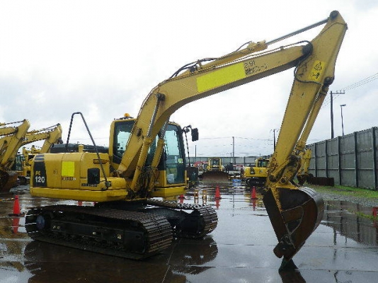ขายรถขุดนำเข้าจากประเทศญี่ปุ่น komatsu pc120-8 แทรกกว้าง 70 cm สนใจติดต่อสอบถาม 0923309229 อีด