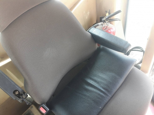 ขายนถเกรดCAT140H เป็นCATบราซิลเอกสารครบราคา 4,400,000ราคานี้ยังไม่รวมภาษี7เปอร์เซ็นต์