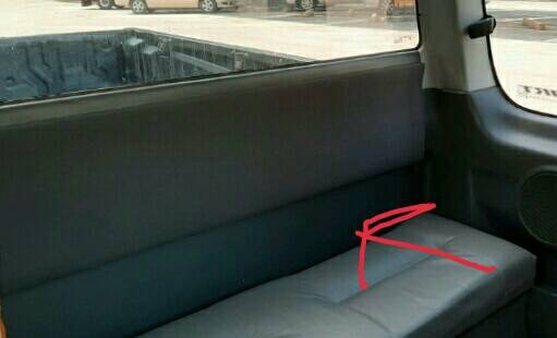 แผงหลังติดกับเบาะนั่งในส่วนแคป  ISUZU D-MAX