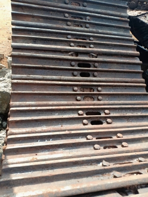 ขายโซ่พร้อมแผ่น มี 1คู่ น็อต 18,ม,ม