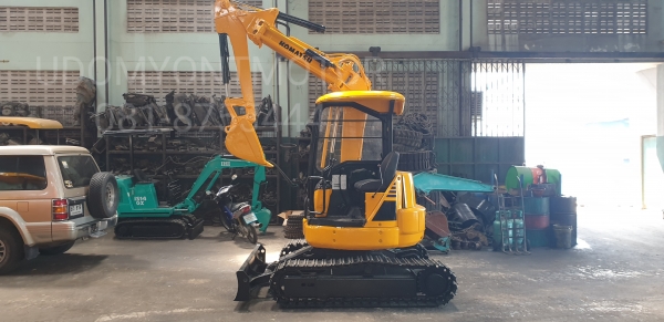 ขาย รถขุด KOMATSU รุ่น PC38UU-2- มือสองญี่ปุ่น  แทรกเหล็ก  สลัก บูทเอวแน่น 100\% สวยพร้อมใช้งาน มือถือ 0818753444