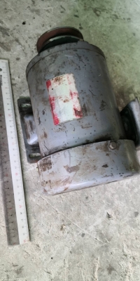 700 บ.ส่งถึงบ้านฟรี โทร 083-2000058 LINE ID: line832923 มอเตอร์ขนาด 400 W. หมุนที่1450 รอบต่อนาที พร้อมเสียบต่อไฟบ้าน 220 V. ได้เลย