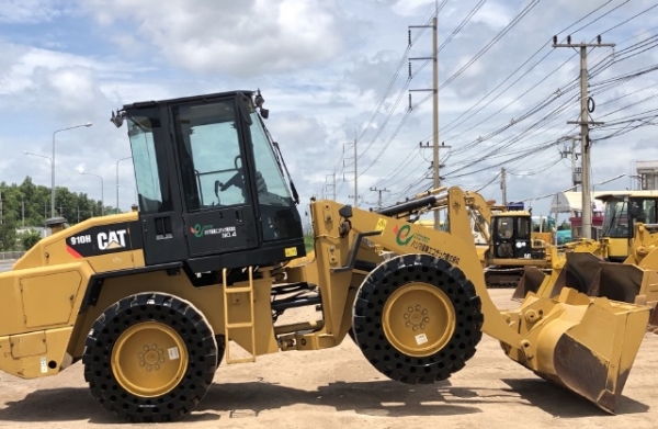 ขายรถตักล้อยาง CAT 910H นำเข้าเองจากญี่ปุ่น สภาพสวยพร้อมใช้ มีVDOการทำงานครับ ขายรถตักล้อยาง CAT 910H นำเข้าเองจากญี่ปุ่น สภาพสวยพร้อมใช้ มีVDOการทำงานครับ