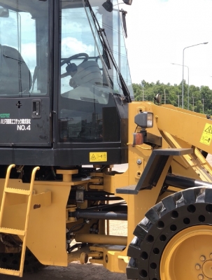 ขายรถตักล้อยาง CAT 910H นำเข้าเองจากญี่ปุ่น สภาพสวยพร้อมใช้ มีVDOการทำงานครับ ขายรถตักล้อยาง CAT 910H นำเข้าเองจากญี่ปุ่น สภาพสวยพร้อมใช้ มีVDOการทำงานครับ