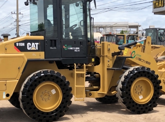 ขายรถตักล้อยาง CAT 910H นำเข้าเองจากญี่ปุ่น สภาพสวยพร้อมใช้ มีVDOการทำงานครับ ขายรถตักล้อยาง CAT 910H นำเข้าเองจากญี่ปุ่น สภาพสวยพร้อมใช้ มีVDOการทำงานครับ