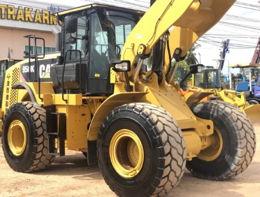 ขายรถตักล้อยาง CAT 950K ปี 2014 นำเข้าเองจากญี่ปุ่น สภาพพร้อมใช้ มีVDOการทำงานครับ