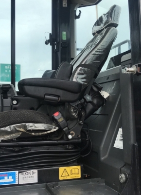 ขายรถตักล้อยาง CAT 950K ปี 2014 นำเข้าเองจากญี่ปุ่น สภาพพร้อมใช้ มีVDOการทำงานครับ