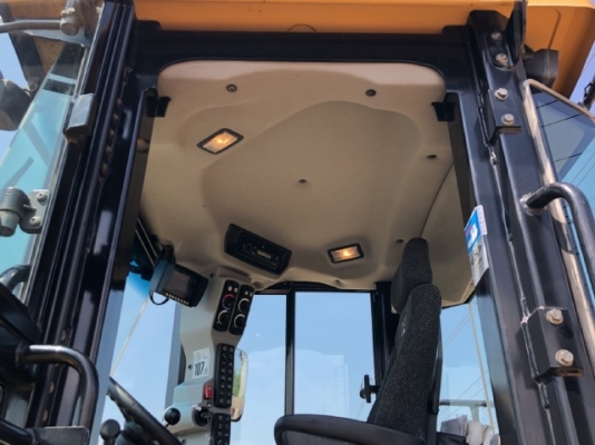 ขายรถตักล้อยาง CAT 962K ปี 2015 นำเข้าเองจากญี่ปุ่น สภาพสวยพร้อมใช้งาน มีVDOการทำงานครับ ขายรถตักล้อยาง CAT 962K ปี 2015 นำเข้าเองจากญี่ปุ่น สภาพสวยพร้อมใช้งาน มีVDOการทำงานครับ