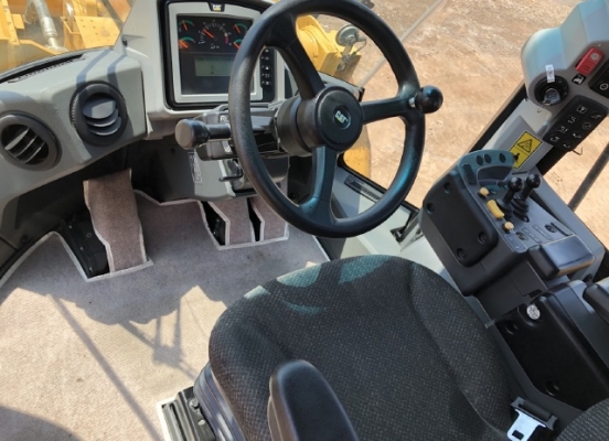 ขายรถตักล้อยาง CAT 962K ปี 2015 นำเข้าเองจากญี่ปุ่น สภาพสวยพร้อมใช้งาน มีVDOการทำงานครับ ขายรถตักล้อยาง CAT 962K ปี 2015 นำเข้าเองจากญี่ปุ่น สภาพสวยพร้อมใช้งาน มีVDOการทำงานครับ