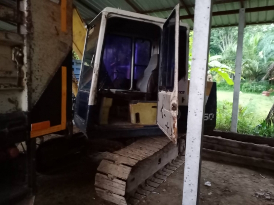 ขายKOMATSU PC60-6 มีหัวคีปพร้อมบุ้งกี๋รถพร้อมใช้ราคา 500,000